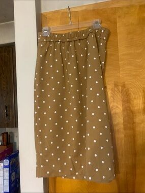 Skirt. Spare room